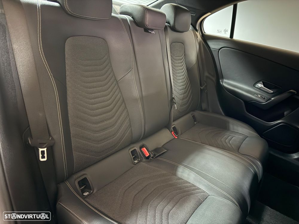 Mercedes-Benz A 250 Limousine e 8G-DCT AMG Line - 15