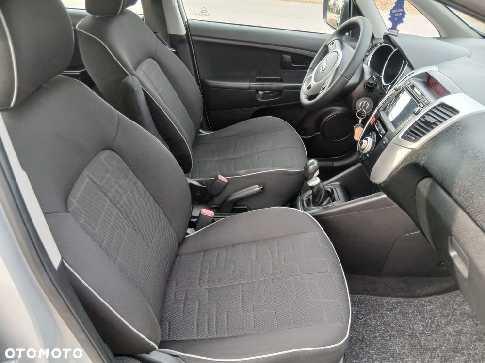 Kia Venga 1.4 CVVT Vision - 29