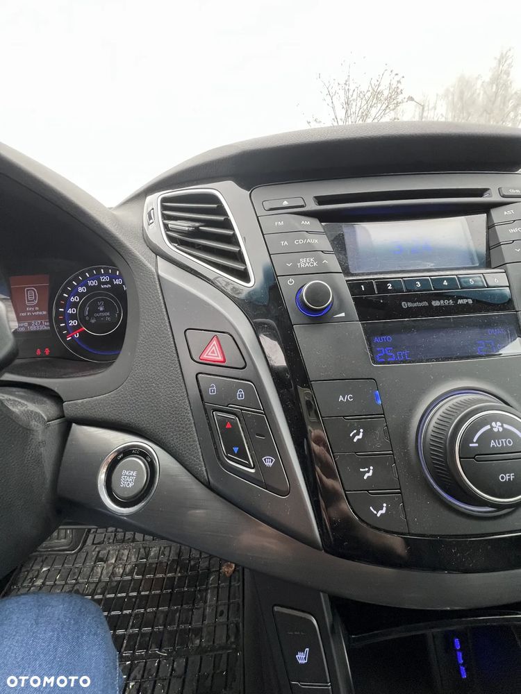 Hyundai i40 i40cw 1.7 CRDi Fifa World Cup Edition - 28