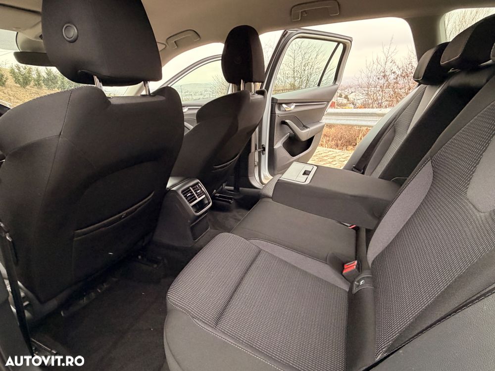 Skoda Octavia 2.0 TDI DSG Style - 10