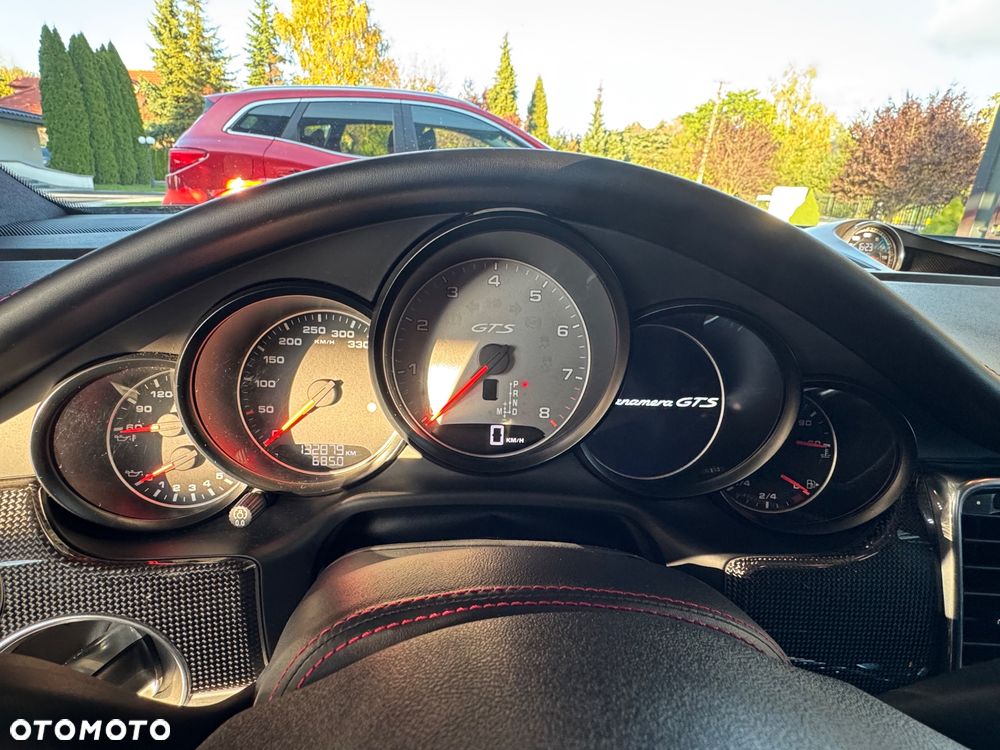Porsche Panamera GTS PDK - 12
