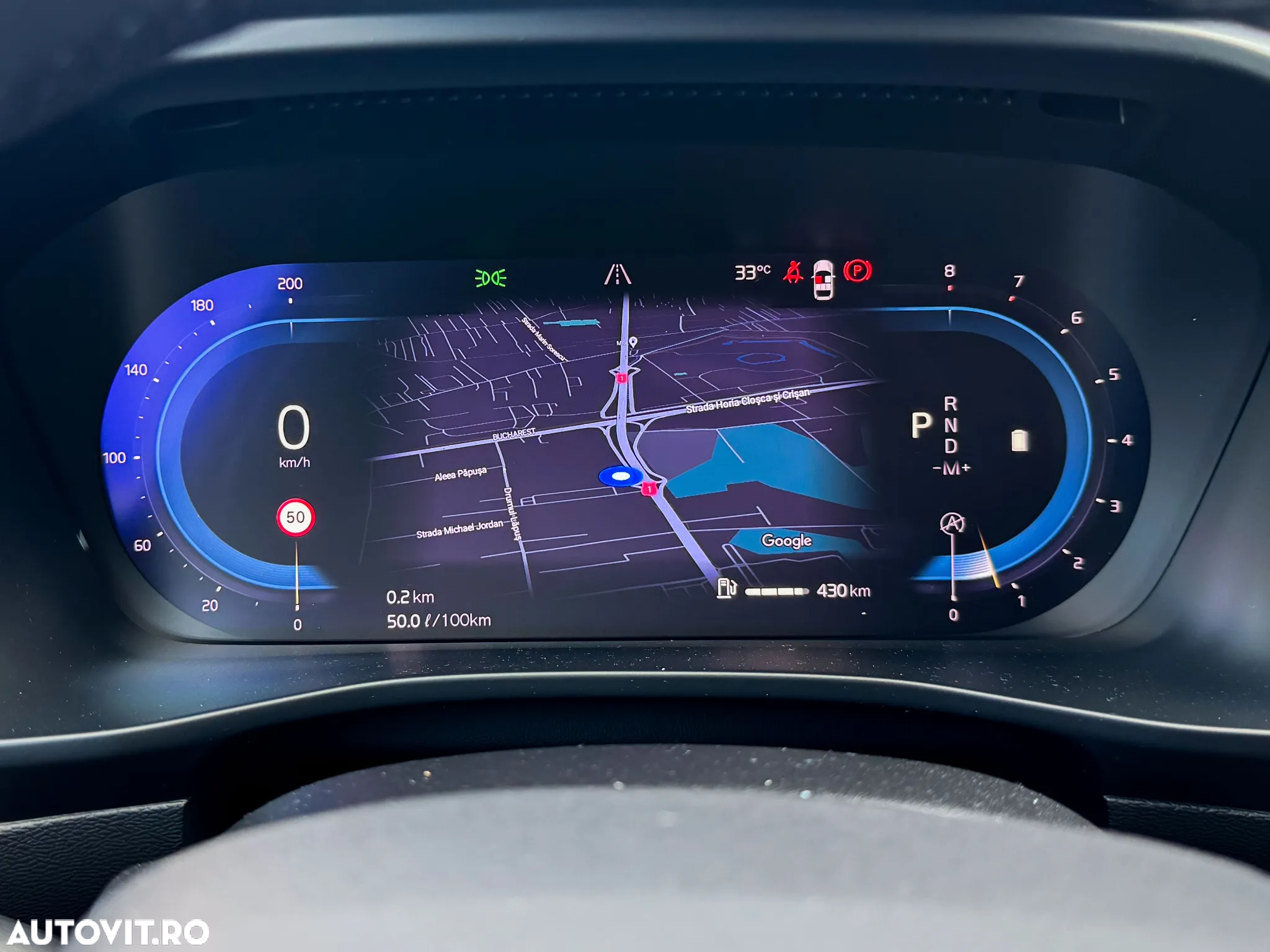 Volvo XC 40 B4 AT8 AWD Mild Hybrid Momentum Pro - 23
