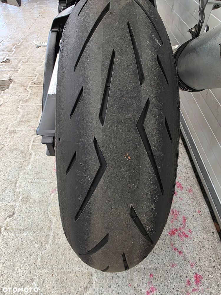 Suzuki GSX-R - 17