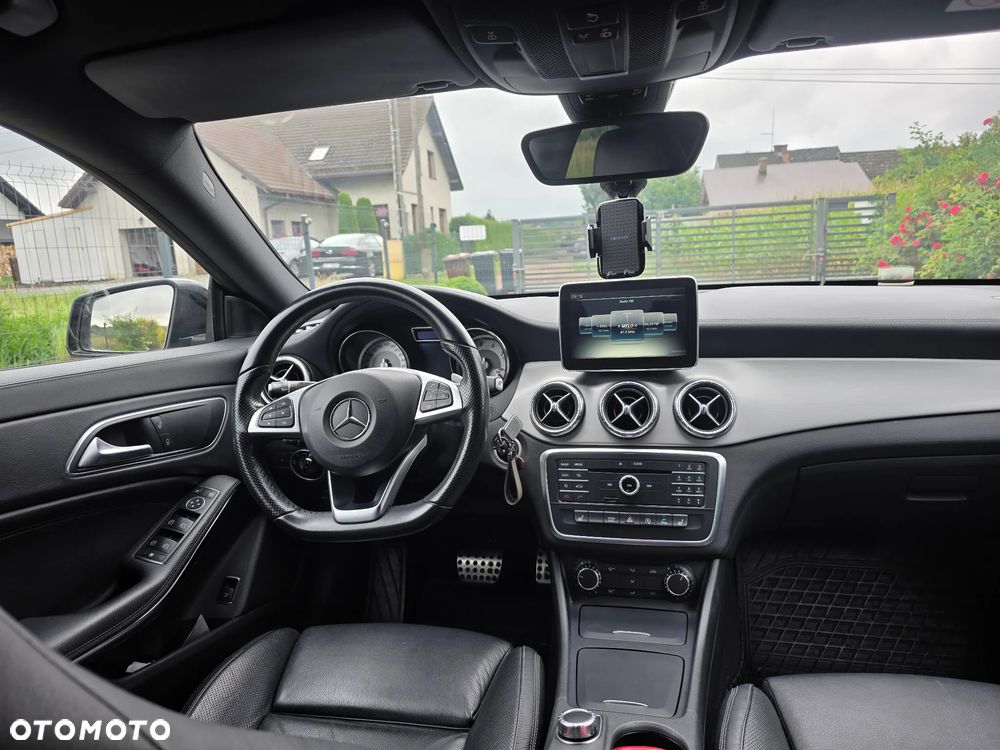 Mercedes-Benz CLA 250 4-Matic AMG Line - 12