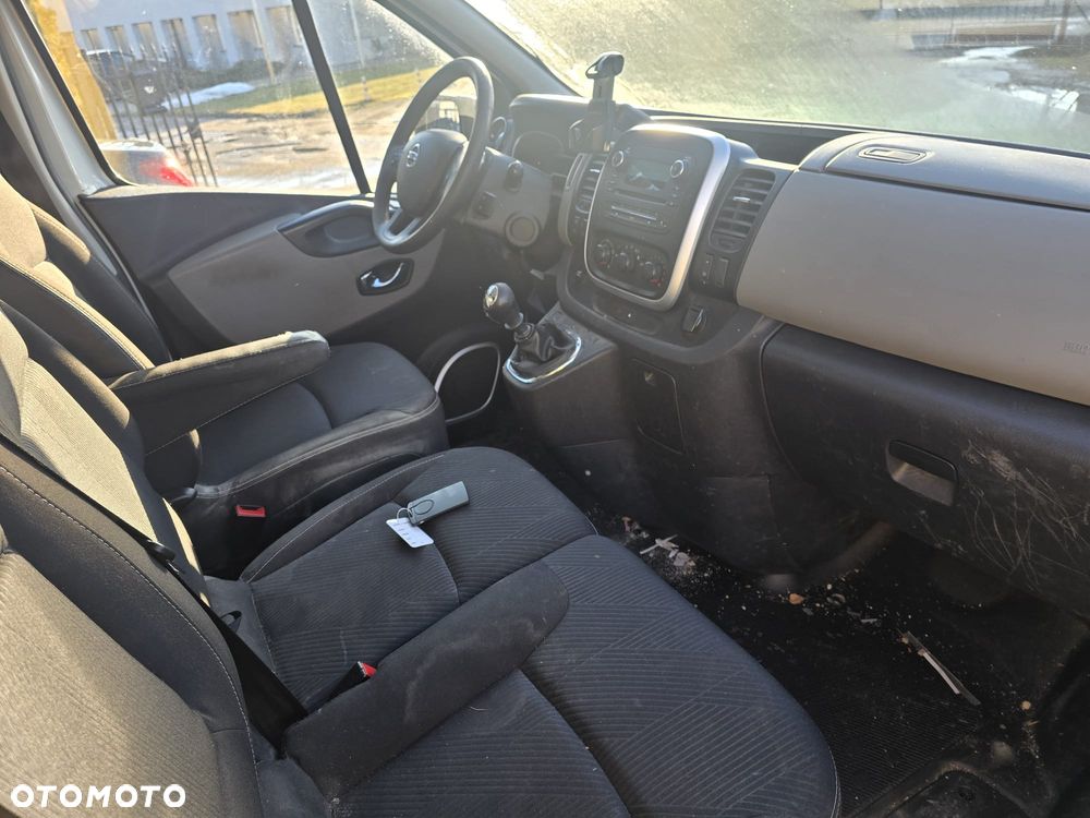 Nissan NV300 - 6