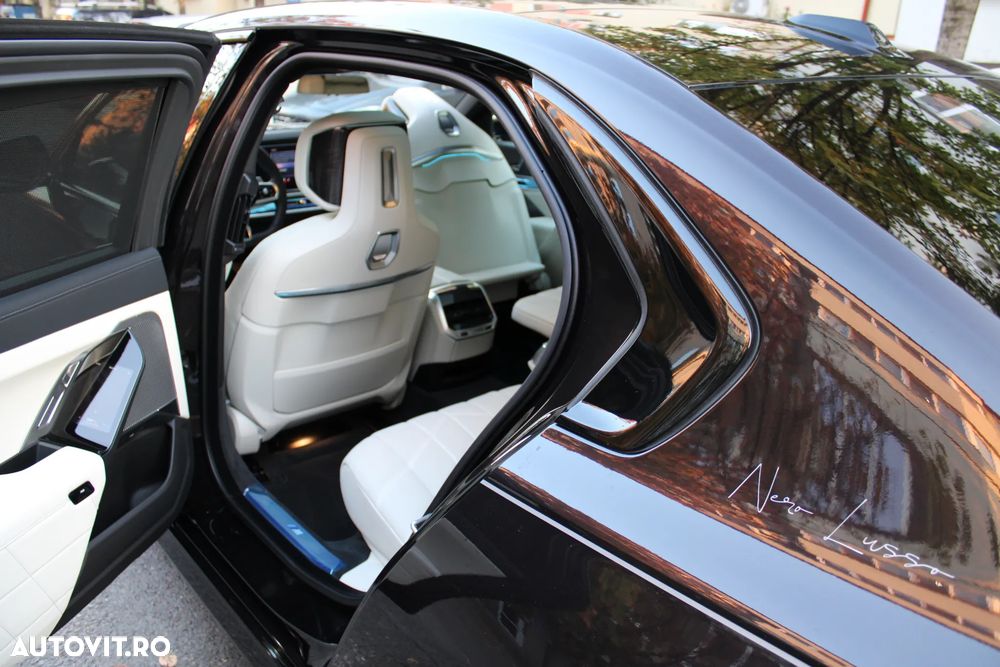 BMW Seria 7 740d xDrive MHEV - 14
