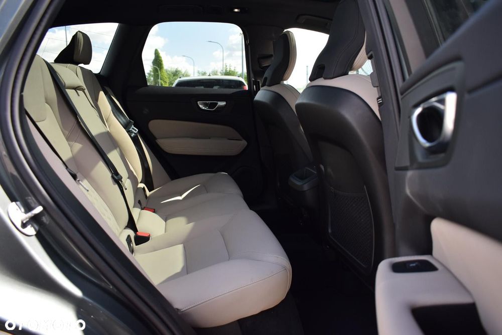 Volvo XC 60 - 25