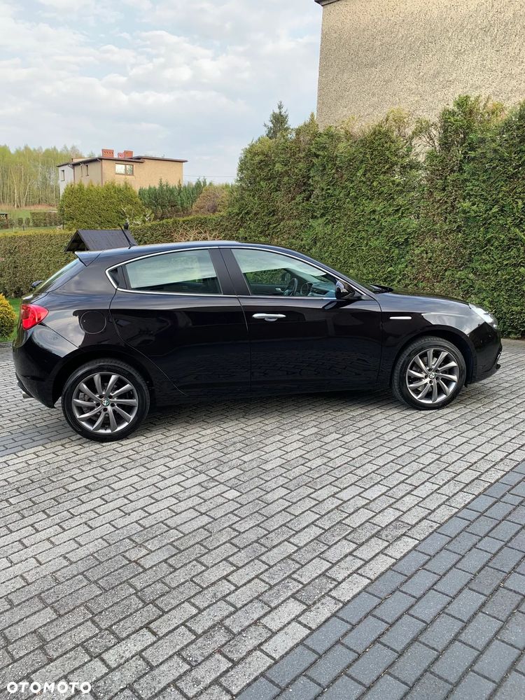 Alfa Romeo Giulietta 2.0 JTDM Distinctive - 2