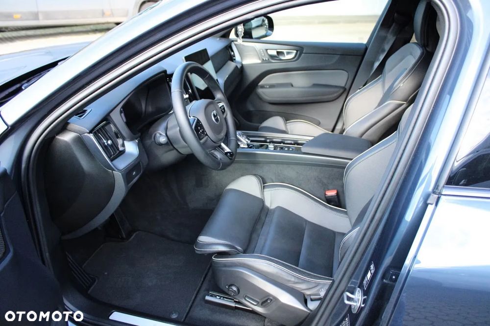 Volvo XC 60 B5 B AWD Plus Black Edition - 7