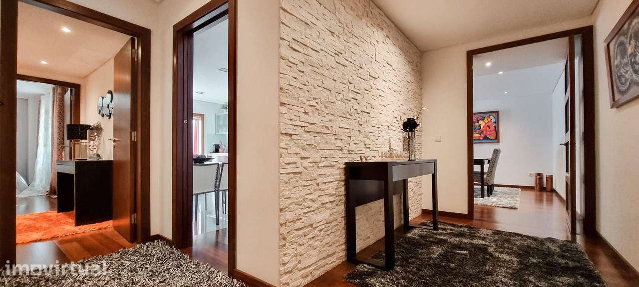Apartamento T2 com Terraço e Garagem Fechada – Canidelo - Grande imagem: 4/37