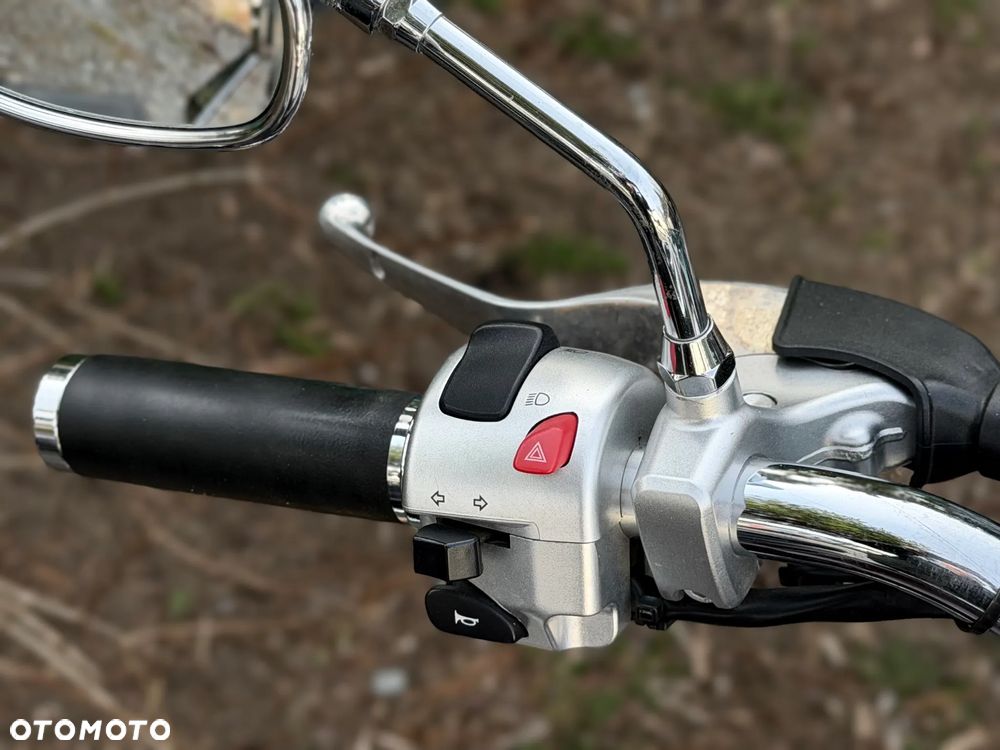 Suzuki Boulevard - 13