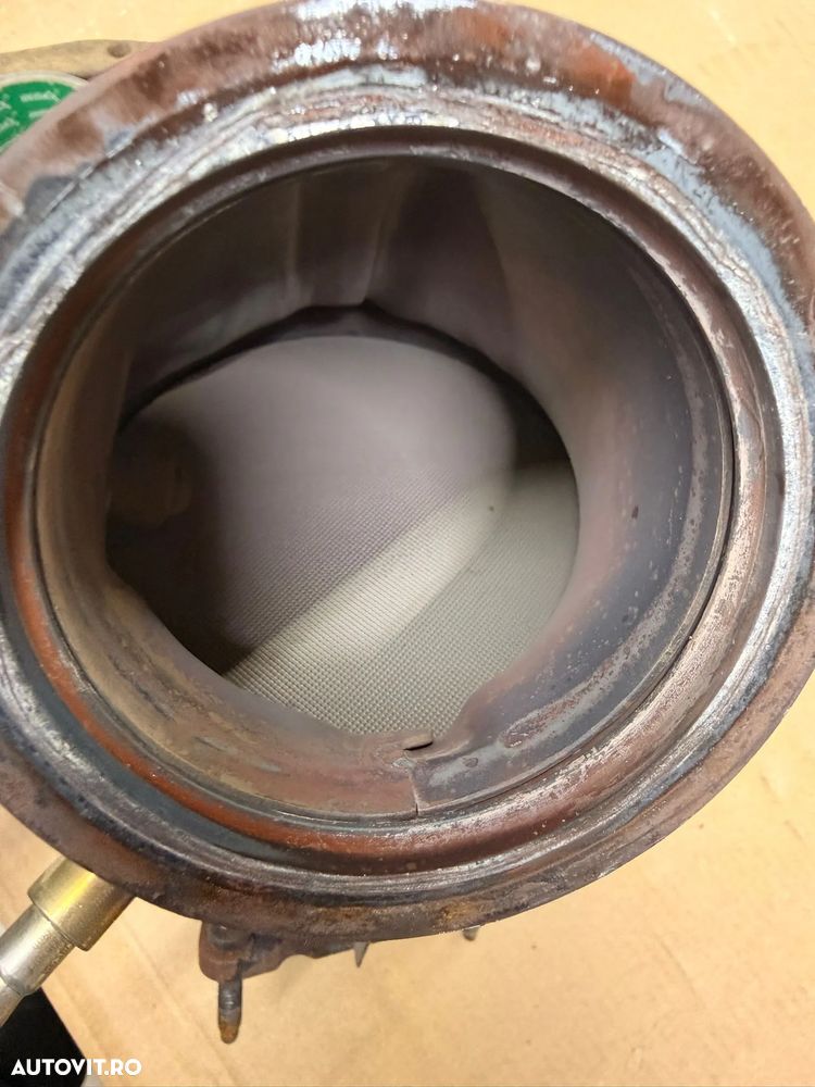 Catalizator, filtru particule VOLVO XC40 hybrid 1.5 an 2023 cu 15.000 km cod 31697720 - 3