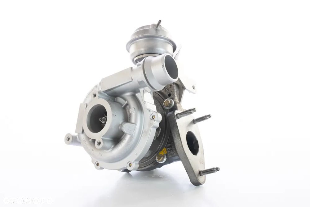 Turbosprężarka Turbo Nissan Interstar 2.3 dCi 146 KM 790179-0001, 780930-0002, 790179-5002S, 790179-2, 8200823026 8200994322 8200994322B 860584 - 1