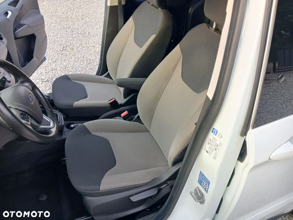 Ford Tourneo Courier 1.5 TDCi Trend - 23