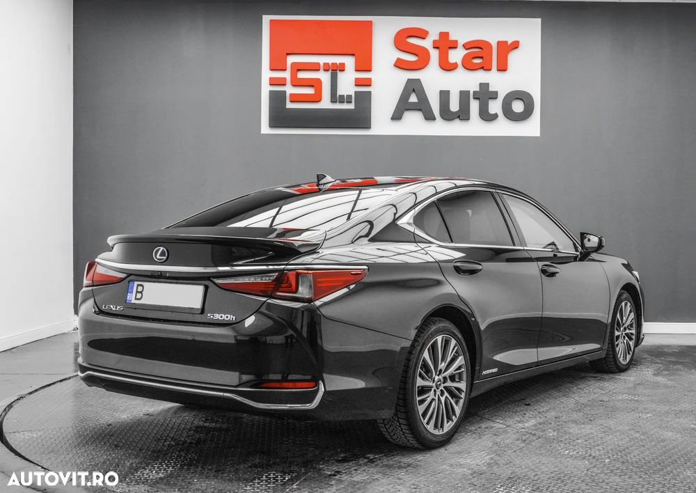 Lexus Seria ES 300h 2.5 TNGA HV 25H- 4X2 CVT Executive - 6