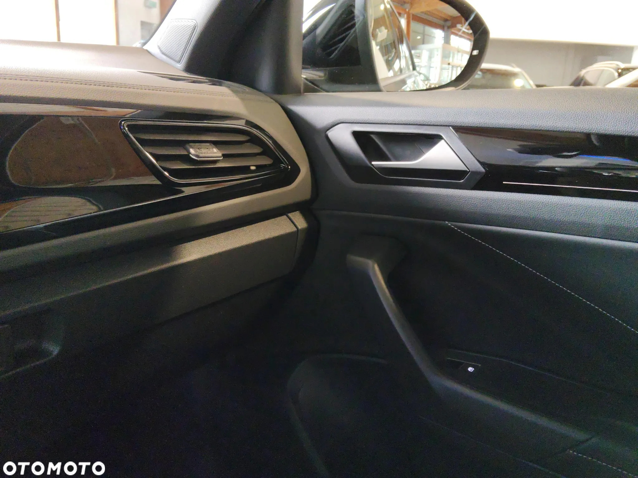 Volkswagen T-Roc 1.5 TSI R-Line DSG - 29