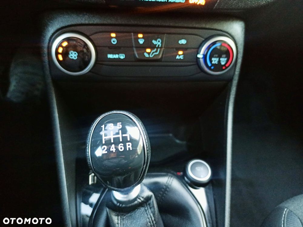 Ford Fiesta 1.0 EcoBoost S&S ACTIVE COLOURLINE - 26
