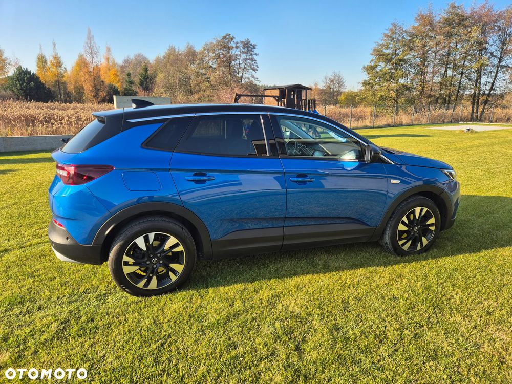 Opel Grandland X 1.6 T Design Line S&S - 10