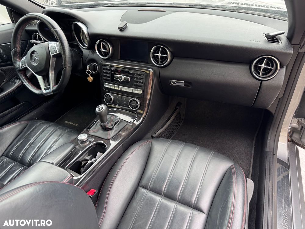 Mercedes-Benz SLK 250 (BlueEFFICIENCY) 7G-TRONIC - 4