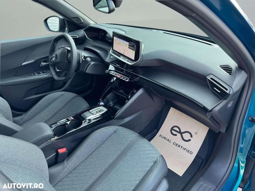 Peugeot 2008 1.2L e-DCS6 MHEV Allure - 11