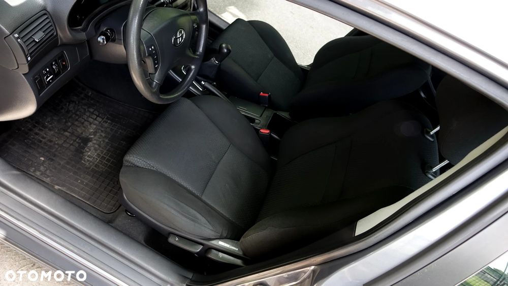 Toyota Avensis - 5