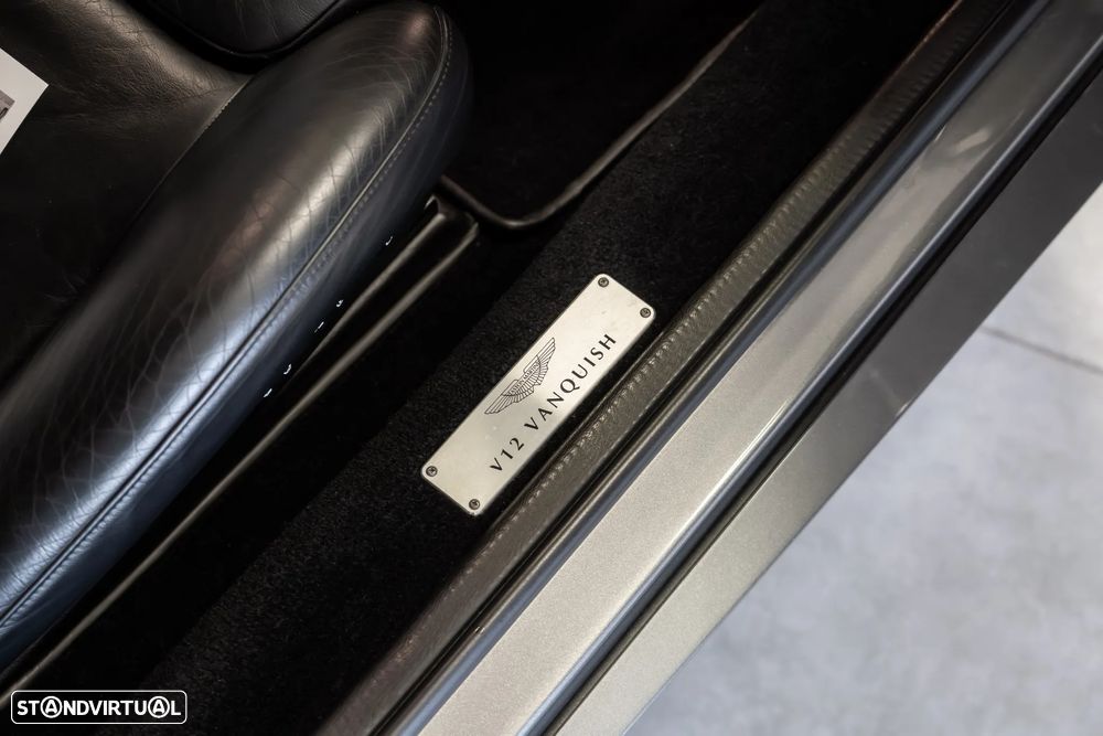 Aston Martin Vanquish - 16