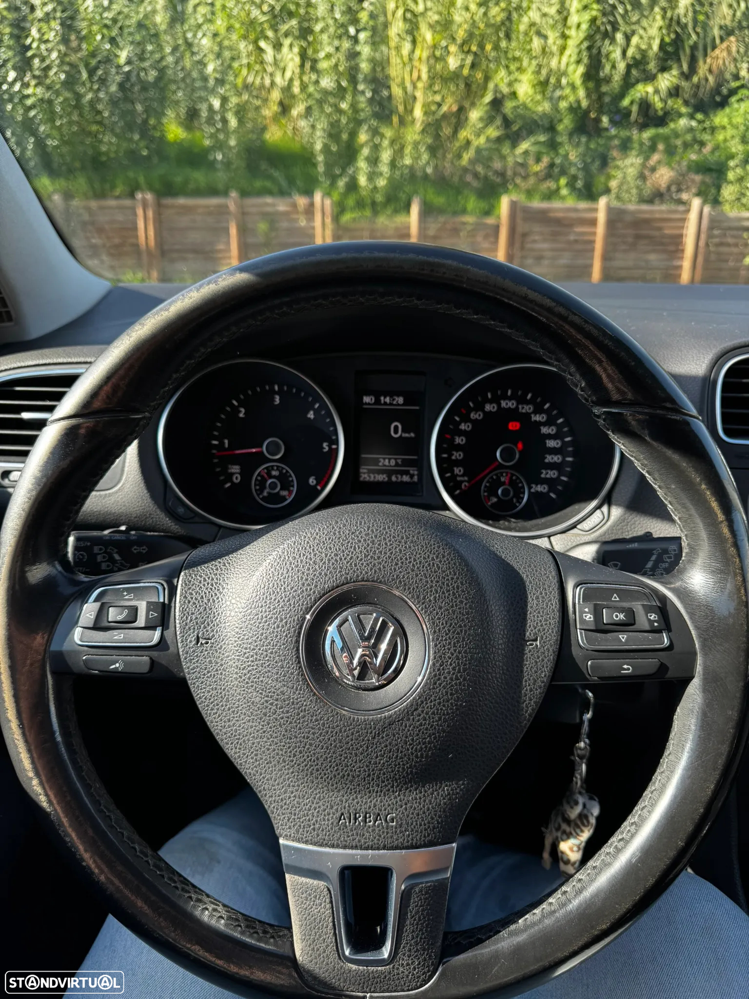 VW Golf 1.6 TDi Confortline - 10