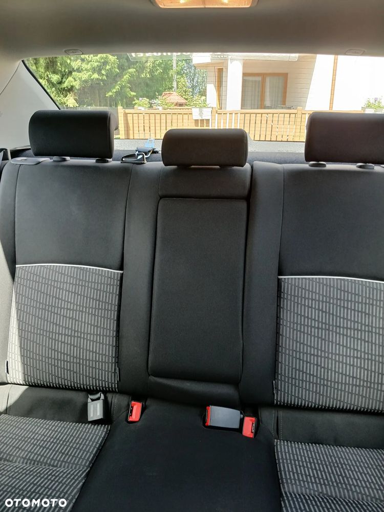 Toyota Avensis 2.0 D-4D Active - 7