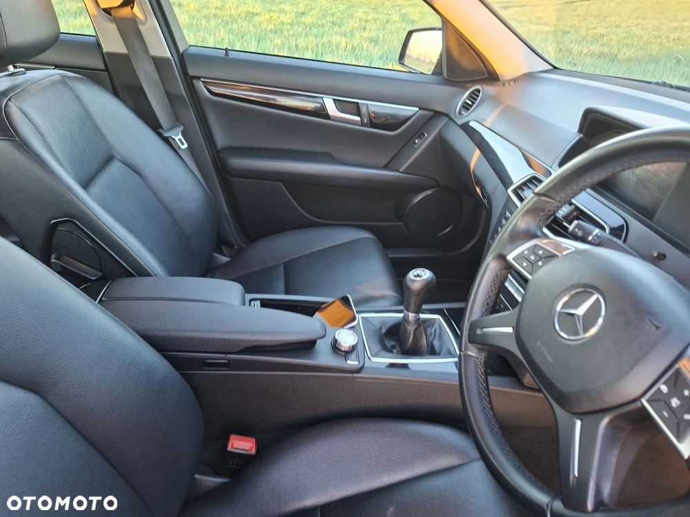 Mercedes-Benz Klasa C 220 CDI DPF (BlueEFFICIENCY) - 18