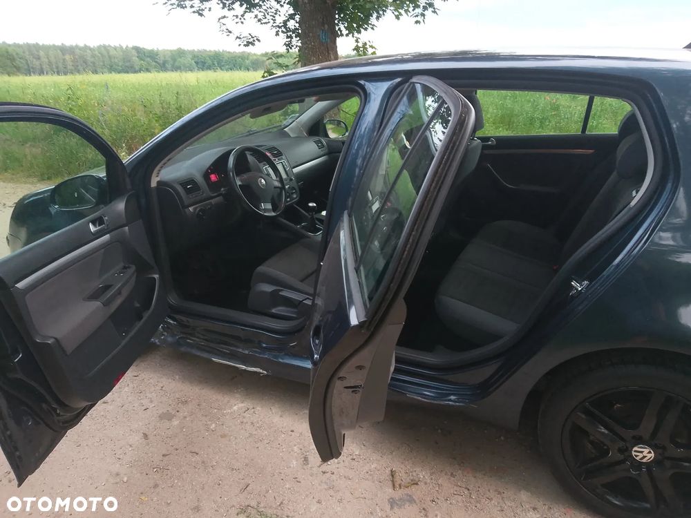 Volkswagen Golf - 11