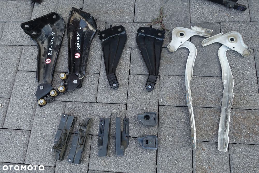 SZYNY ROLKA DRZWI MASKOWNICA ZAWIAS BERLINGO IV 18r. - 2