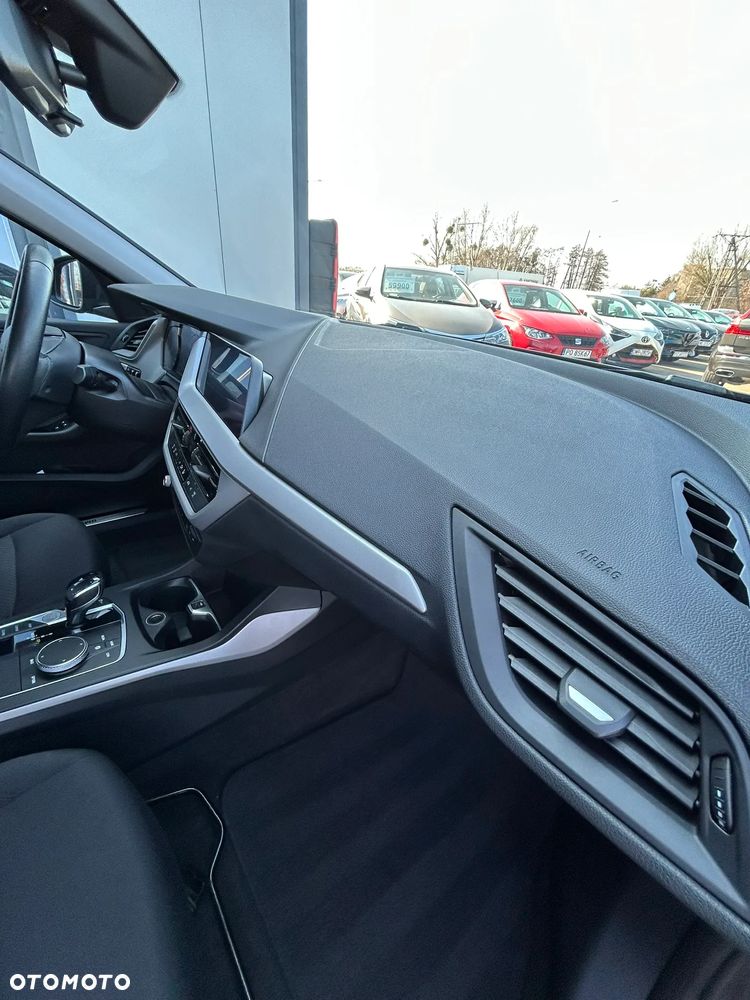 BMW Seria 1 118i Advantage - 23