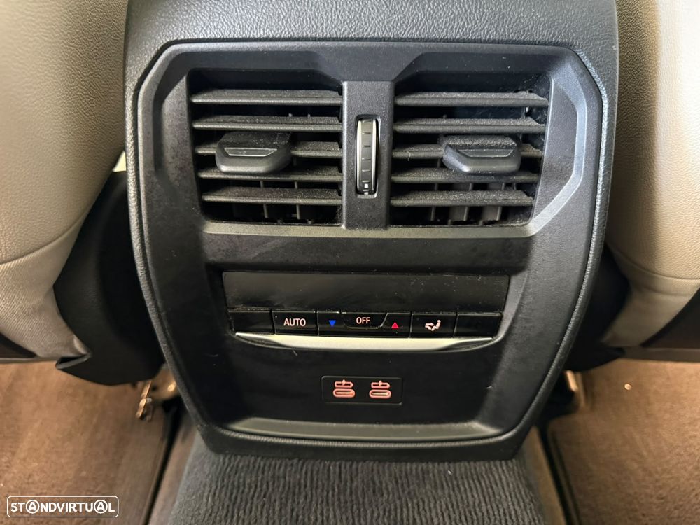 BMW 320 d Pack Desportivo M Auto - 35