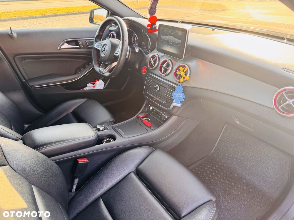 Mercedes-Benz GLA 250 7G-DCT Style - 12