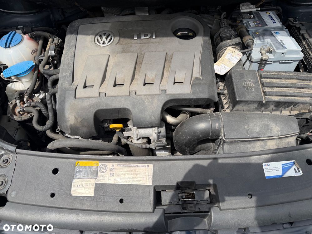 Volkswagen Touran 1.6 TDI DPF BlueMot Comfortline - 12