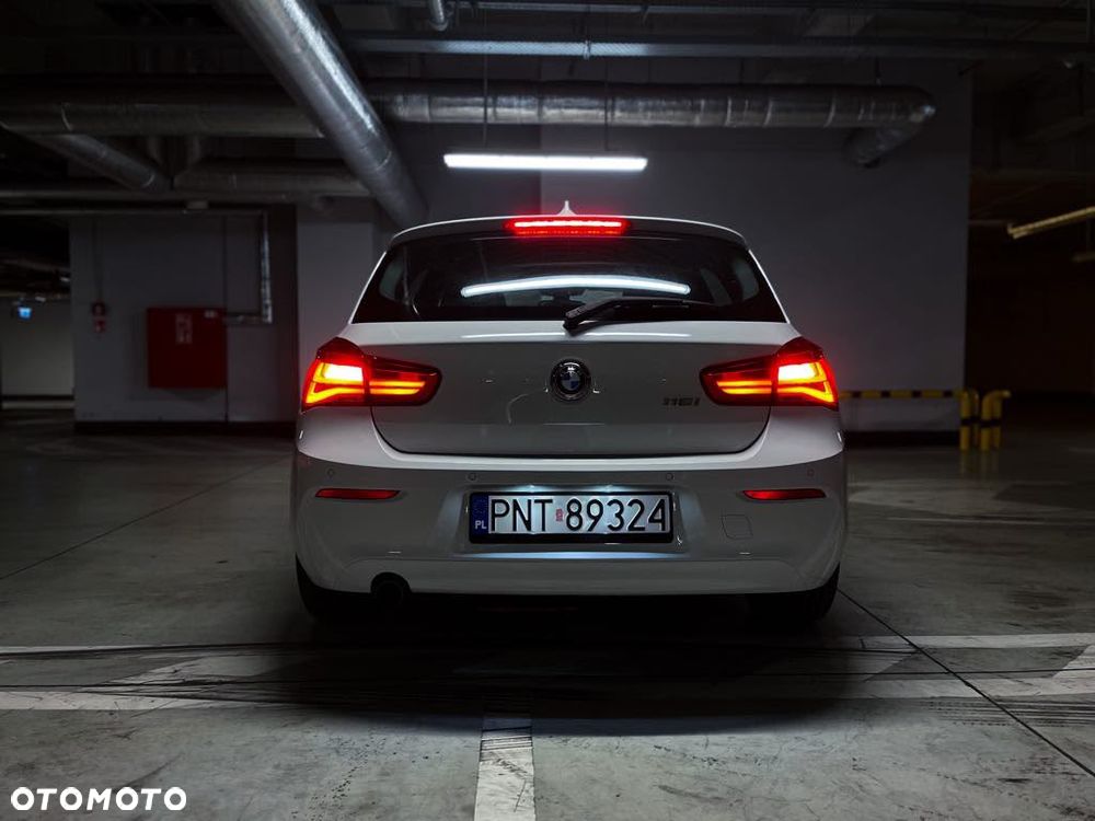 BMW Seria 1 116i - 11