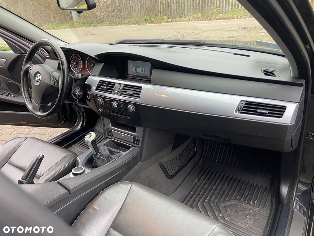 BMW Seria 5 520d Edition Sport - 15