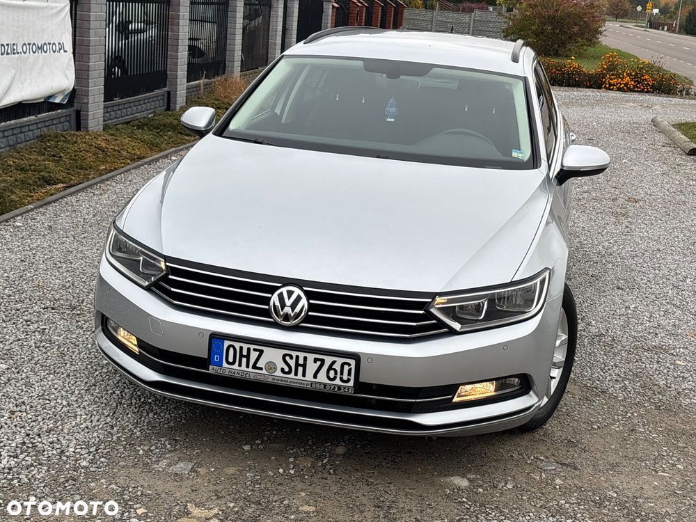 Volkswagen Passat - 1