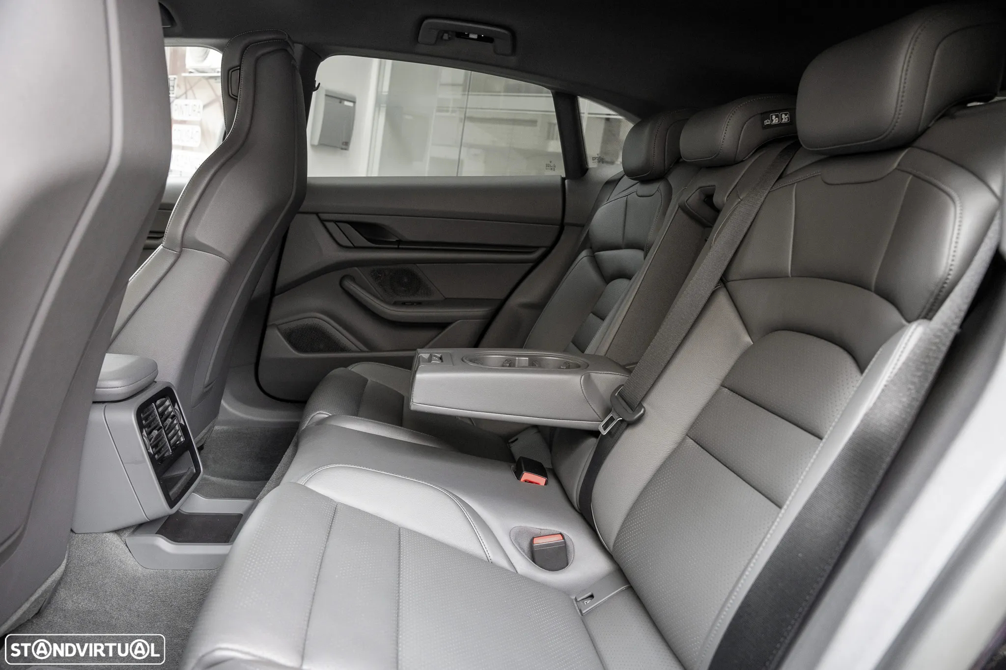 Porsche Taycan Sport Turismo Standard - 26