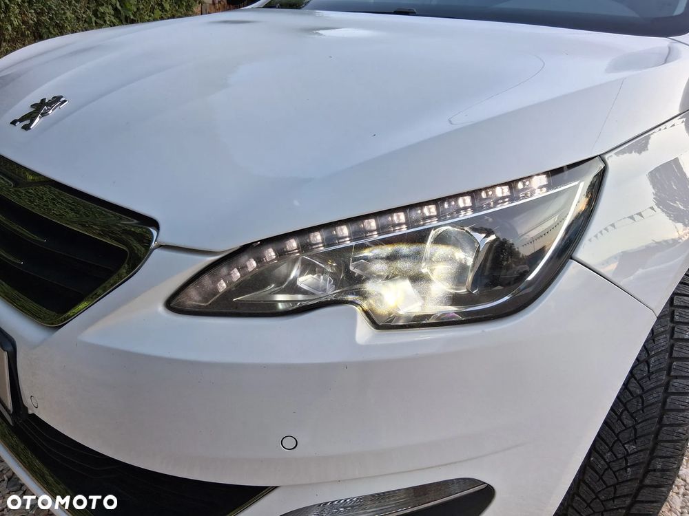 Peugeot 308 SW 1.6 BlueHDi Allure S&S - 23