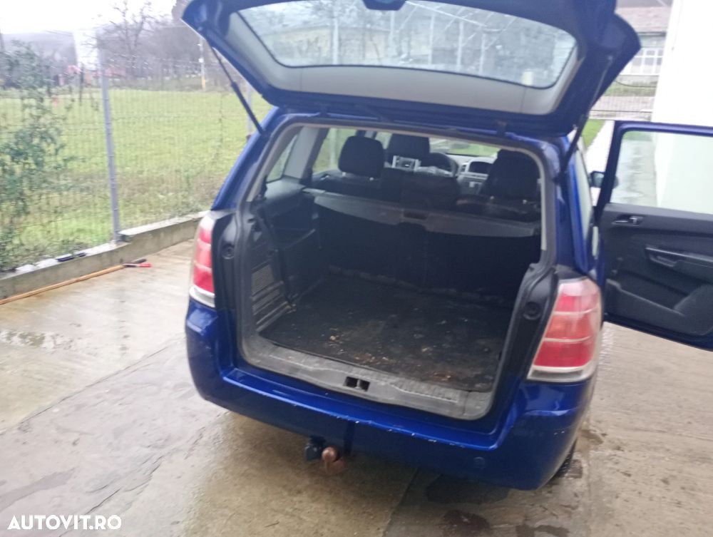 Opel Zafira 1.6i Essentia - 15
