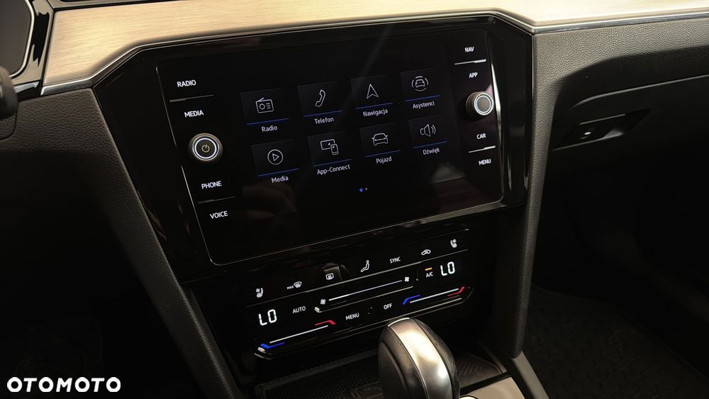 Volkswagen Passat 2.0 TSI Elegance DSG - 16