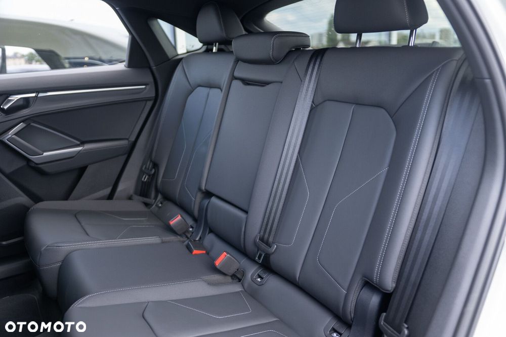 Audi Q3 Sportback - 14