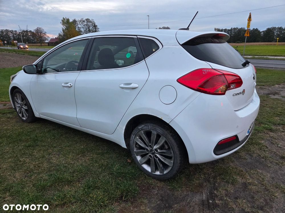 Kia Ceed 1.6 CRDi 128 Dream Team Edition - 22