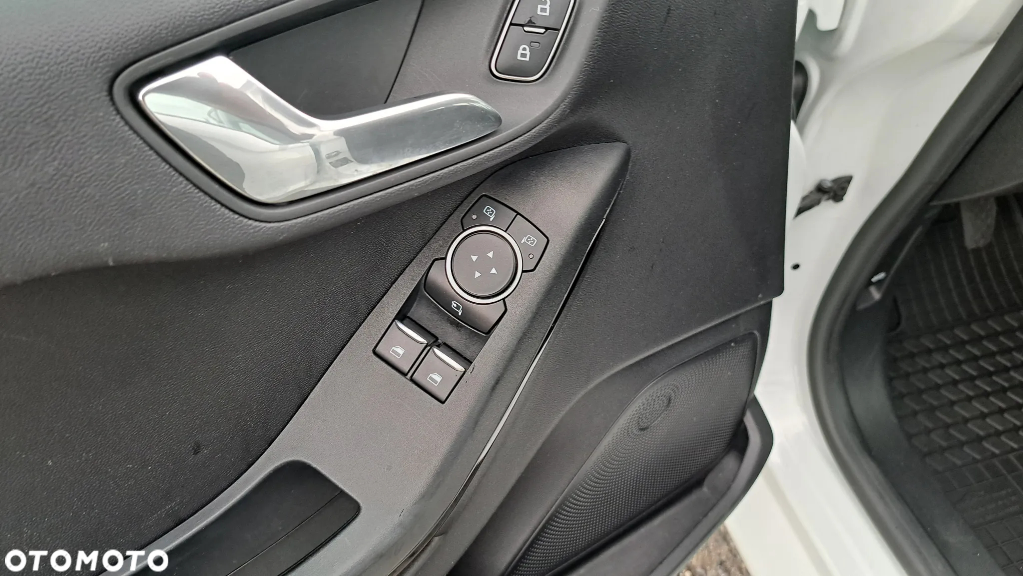 Ford Fiesta 1.1 S&S COOL&CONNECT - 23