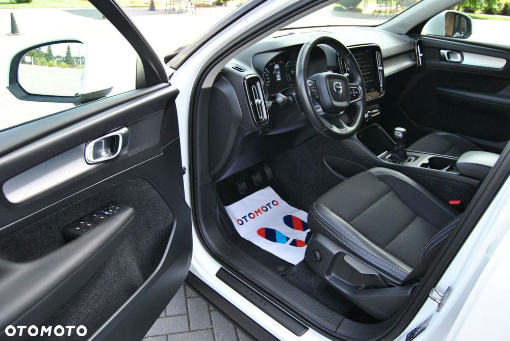 Volvo XC 40 T3 Momentum - 10