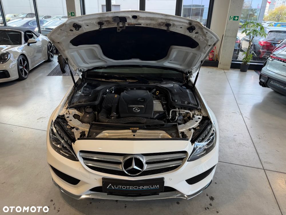 Mercedes-Benz Klasa C 200 4-Matic 9G-TRONIC - 32