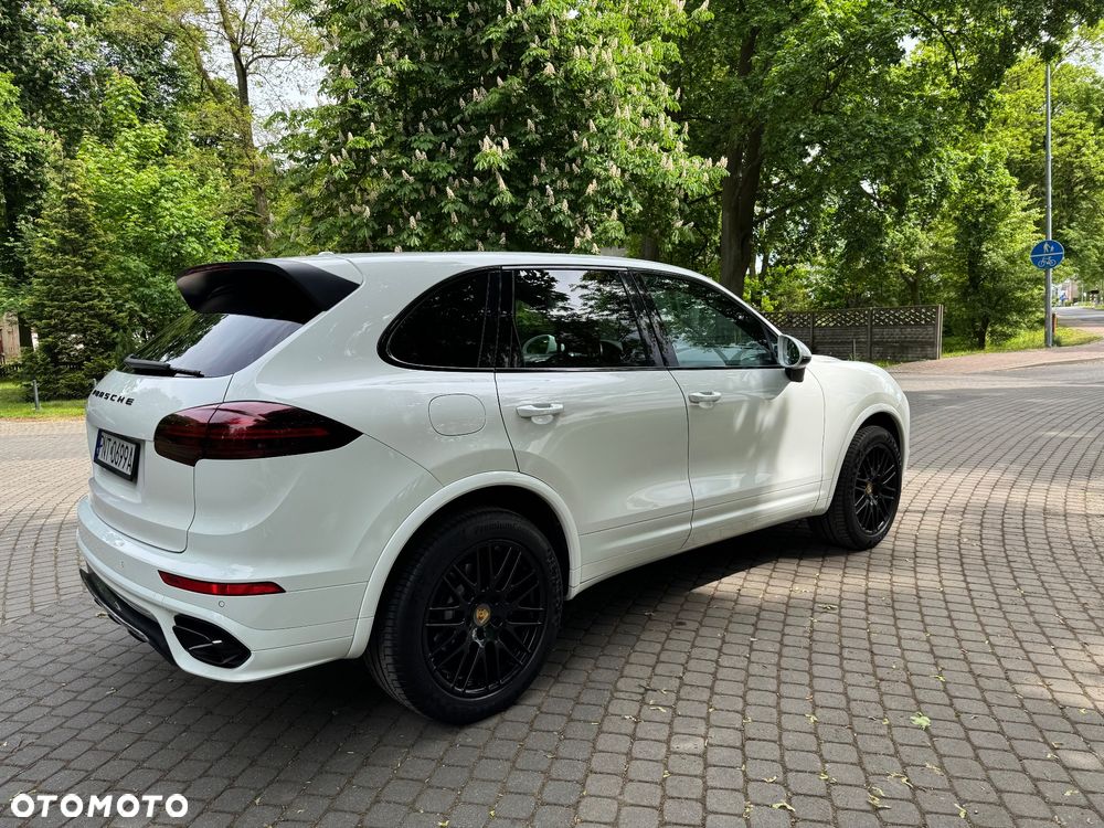 Porsche Cayenne Platinum Edition - 17