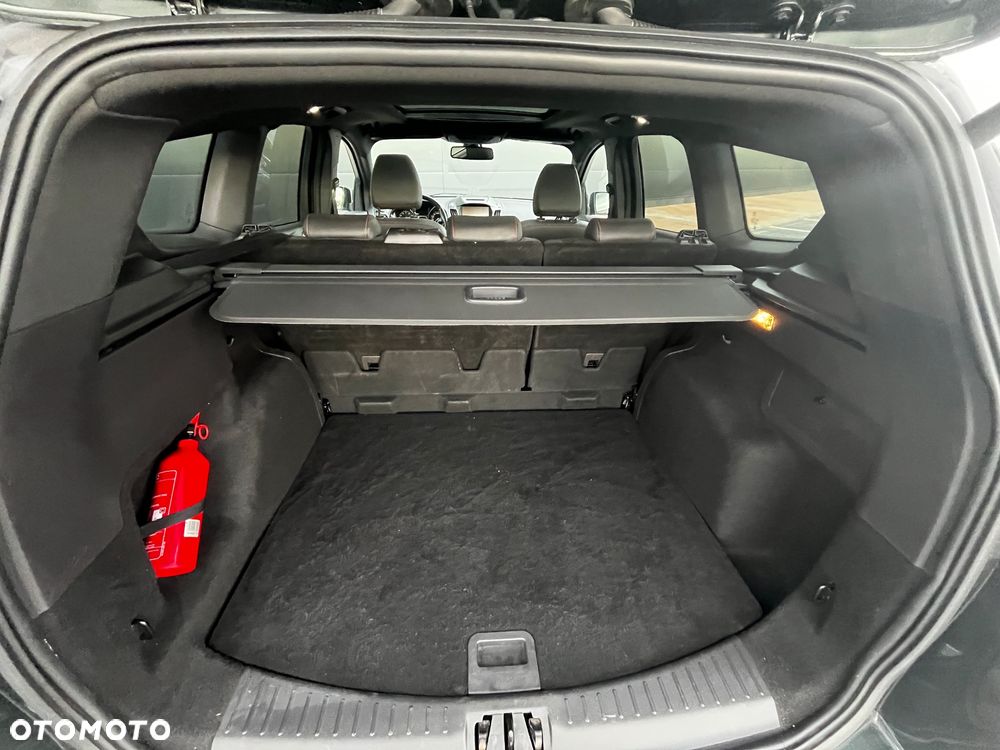 Ford Kuga 1.5 EcoBoost 2x4 ST-Line - 11