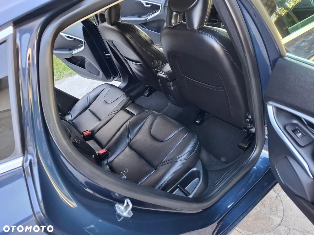 Volvo V40 D4 Ocean Race - 16